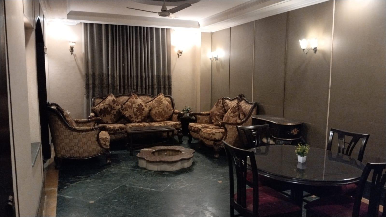 room-img